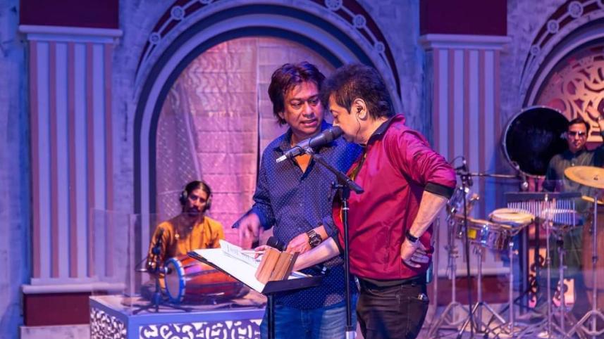 বরেণ্য শিল্পী কুমার বিশ্বজিৎ ও পার্থ বড়ুয়া । ছবি: সংগৃহীত