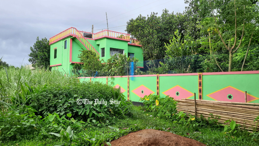 মাদক-চোরাকারবারির-বাড়ি