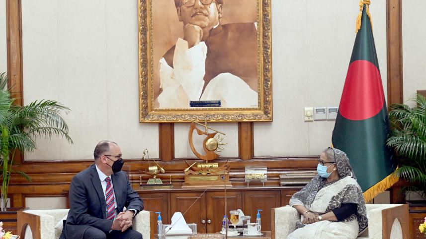 পিটার হাস ও শেখ হাসিনা