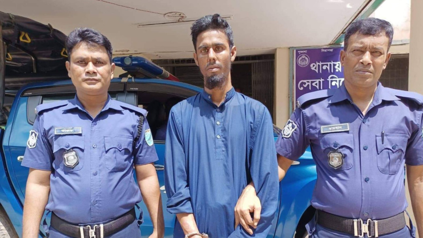 শ্রীপুরে শিক্ষার্থী ধর্ষণের অভিযোগে মাদ্রাসার পরিচালক কারাগারে