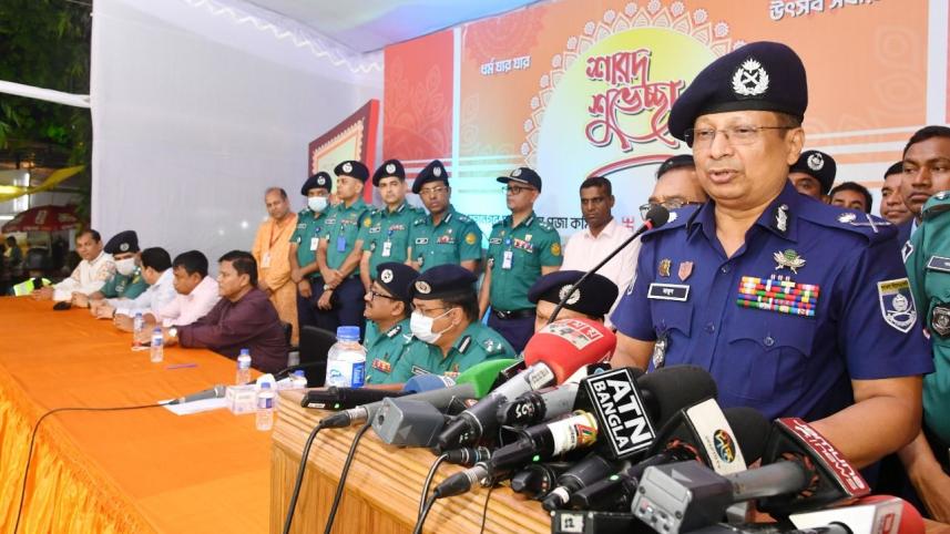 ঢাকেশ্বরীতে আইজিপি.jpg