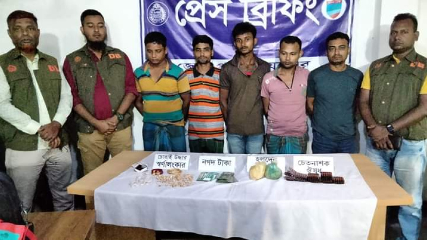 benapole-photo-5_robbers_arrested_in_jashore-19.10.22.jpg