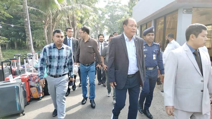 আখাউড়া স্থলবন্দর দিয়ে প্রতিনিধি দলটি বাংলাদেশে প্রবেশ করে.jpg