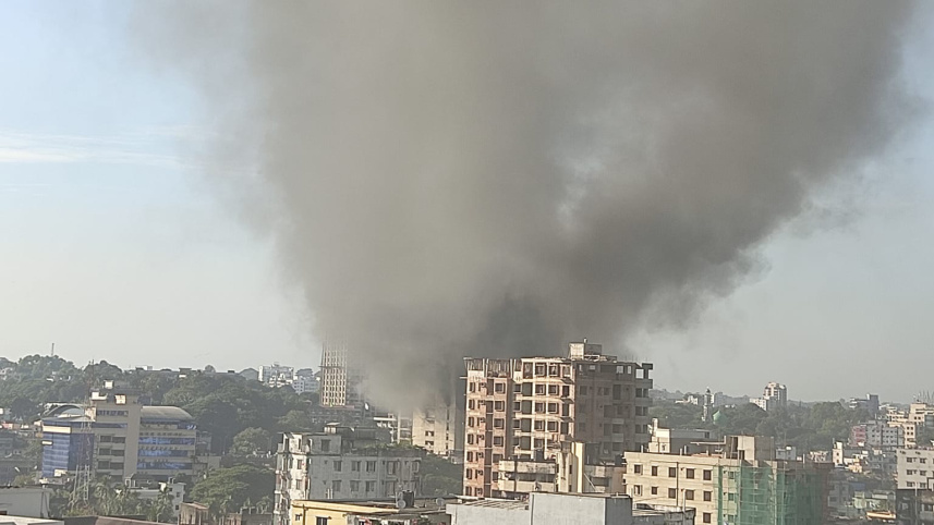 চট্টগ্রামে অগ্নিকাণ্ড.jpg