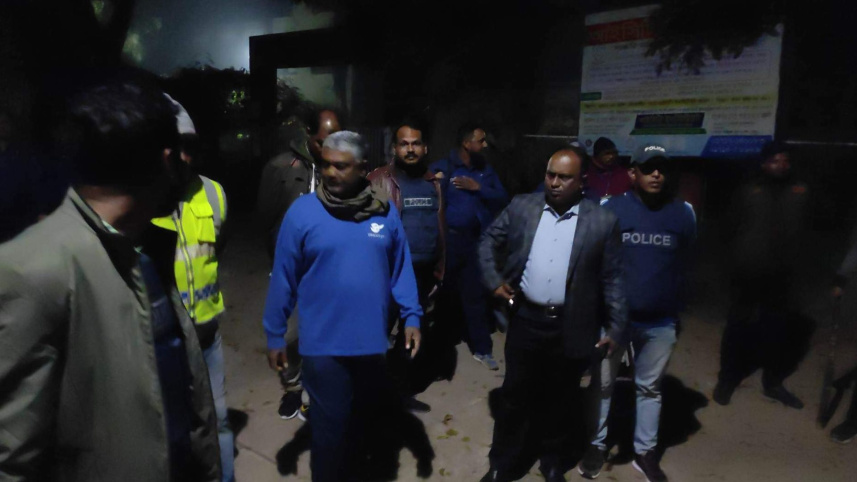 বগুড়ায় সরকারি আজিজুল হক কলেজে ছাত্রলীগের ২ গ্রুপের সংঘর্ষ, মোটরসাইকেল ভাঙচুর