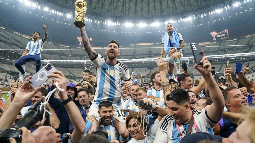 221219105607-messi-crowd-world-cup-121822.jpg