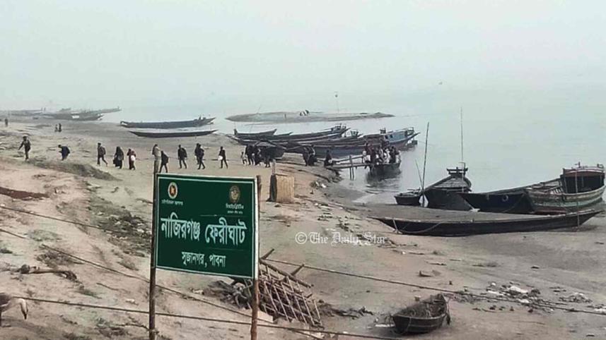 সেবা দিতে ব্যর্থ নাজিরগঞ্জ ধাওয়াপাড়া ফেরি সার্ভিস