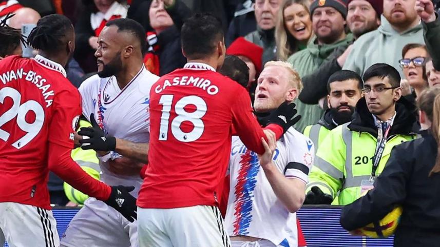 Casemiro received a red card 