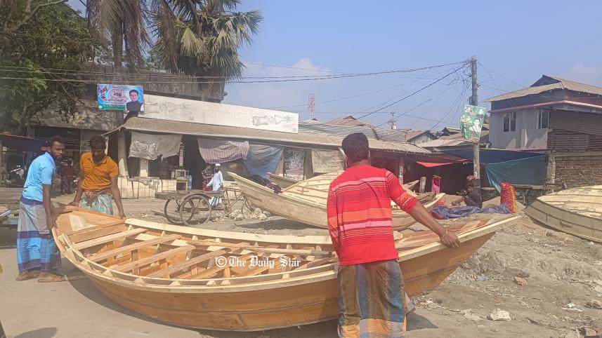নৌকার হাট.jpg