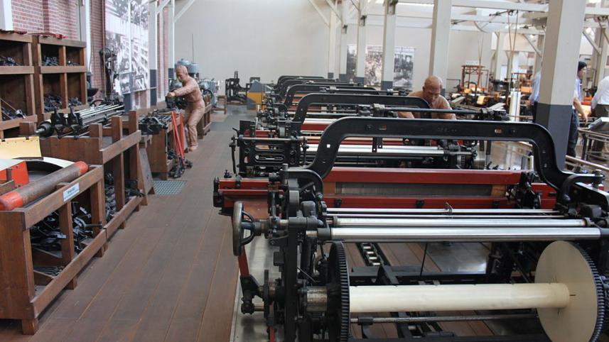 1024px-toyota_loom_mass_production_bertel_schmitt.jpg