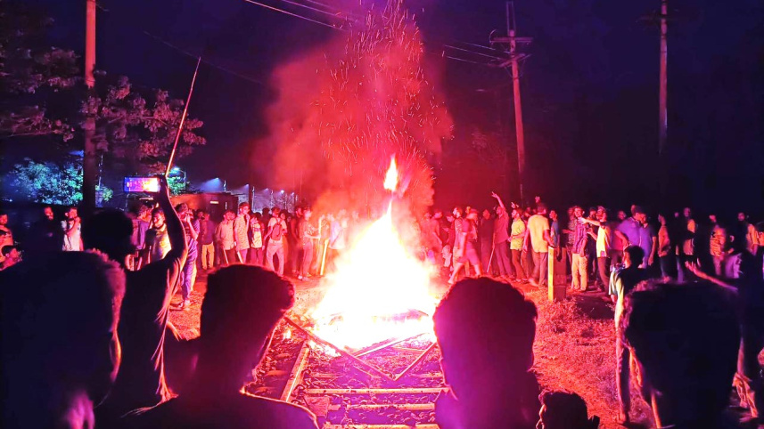 রাবি আগুন.jpeg