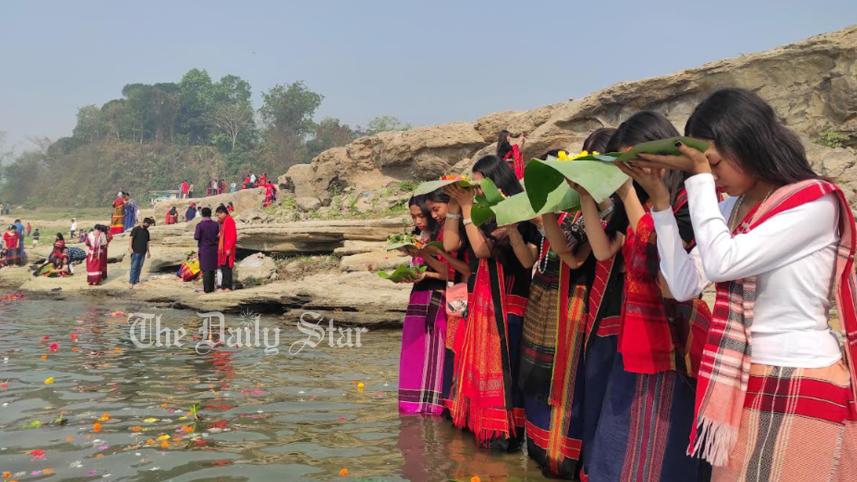 ফুল ভাসিয়ে পাহাড়ে বর্ষবরণ শুরু