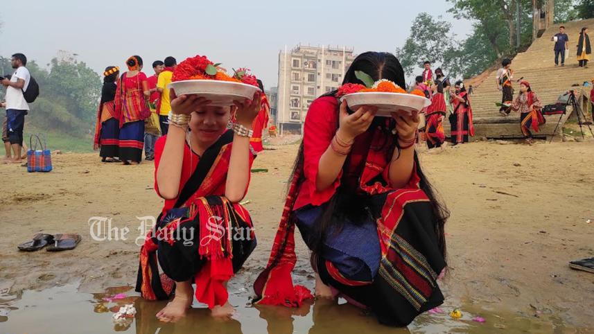 ফুল ভাসিয়ে পাহাড়ে বর্ষবরণ শুরু