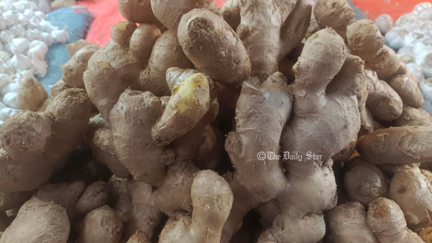 চীনা আদার কেজি ৫০০ টাকা।