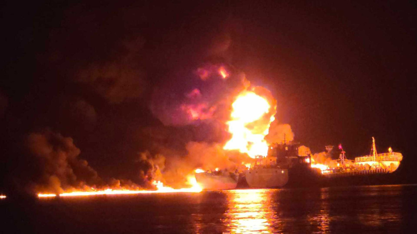 fire-at-oil-tanker_ds.jpg