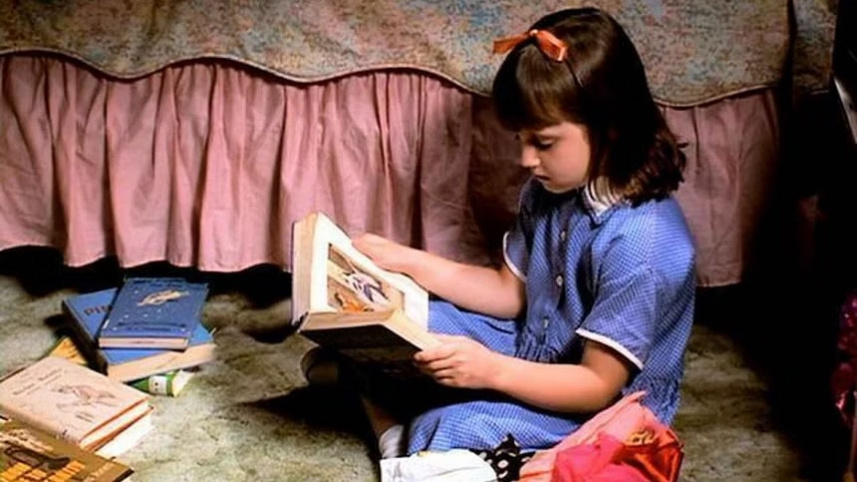 child_reading.jpg