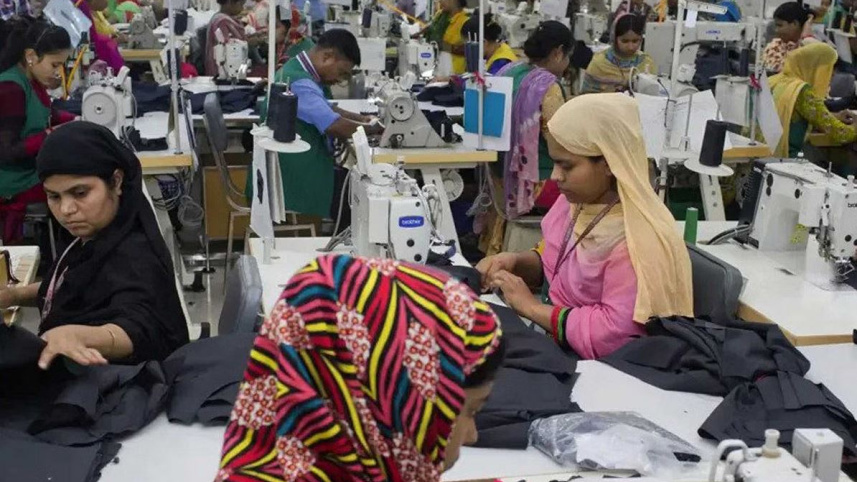 তৈরি পোশাক.jpg