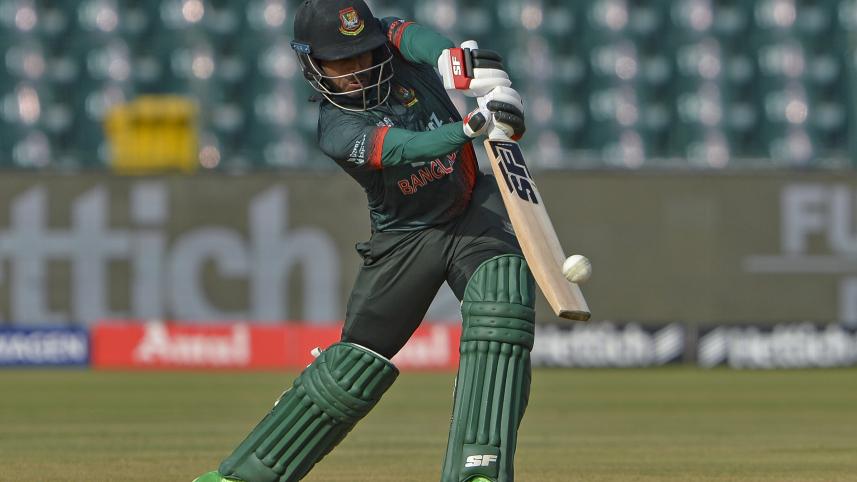 মিরাজকে উপরে খেলানোর কারণ