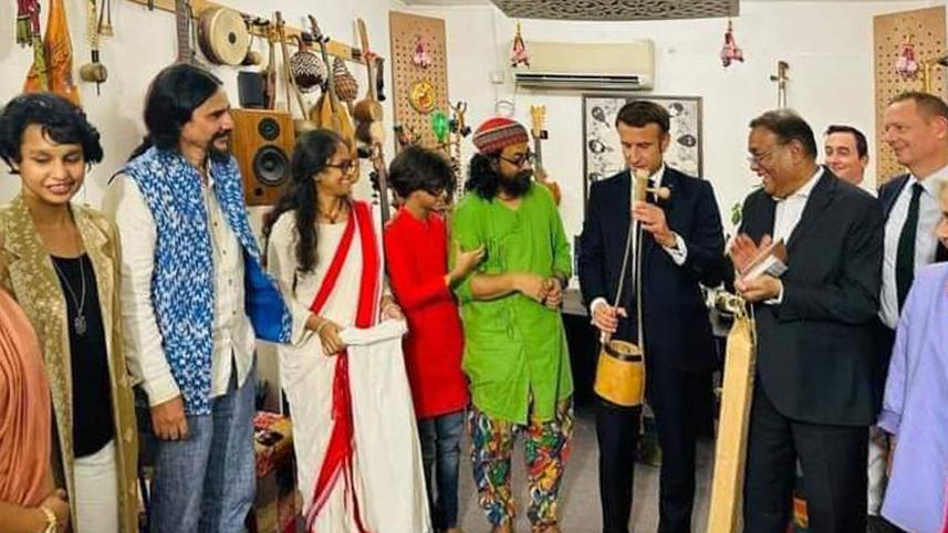 President Macron to Rahun ananda's house.jpg