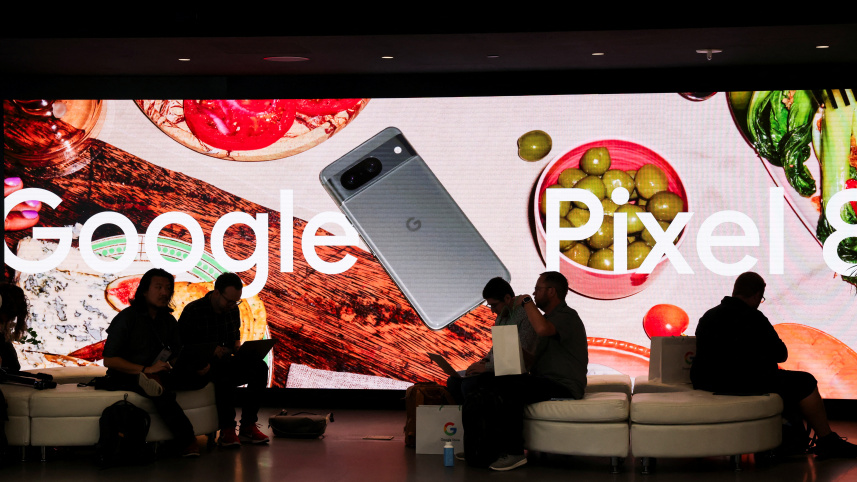 গুগল পিক্সেল ৮ এর বিজ্ঞাপন। ছবি: রয়টার্স
