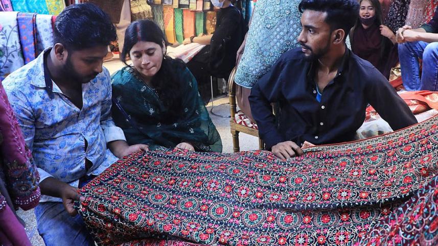 পূজার কেনাকাটা.jpg