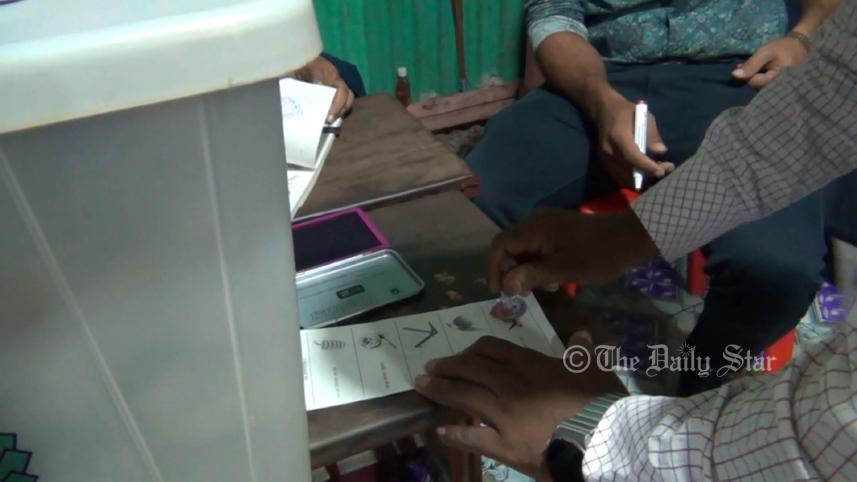 brahmanbaria_vote_rigging_photo_1_copy.jpg