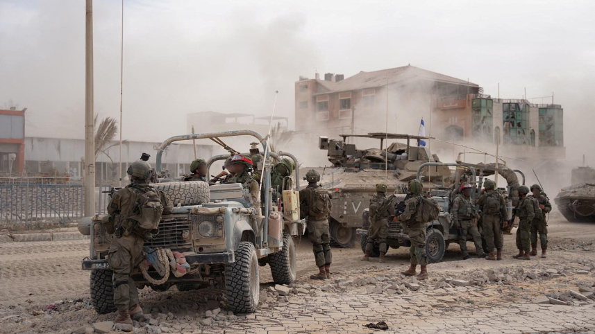 গাজার স্থল হামলায় অংশ নিচ্ছে ইসরায়েলি বাহিনী। ছবি: রয়টার্স