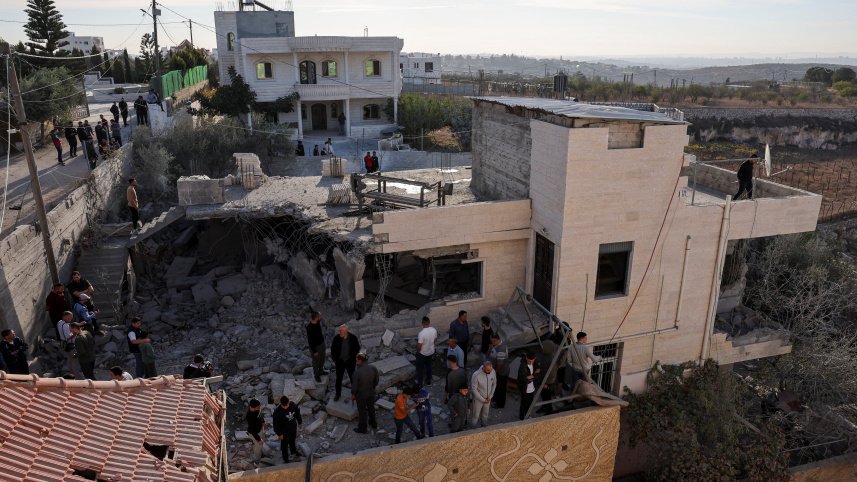 অধিকৃত পশ্চিম তীরের হেবরনে ধ্বংসযজ্ঞ। ছবি: রয়টার্স