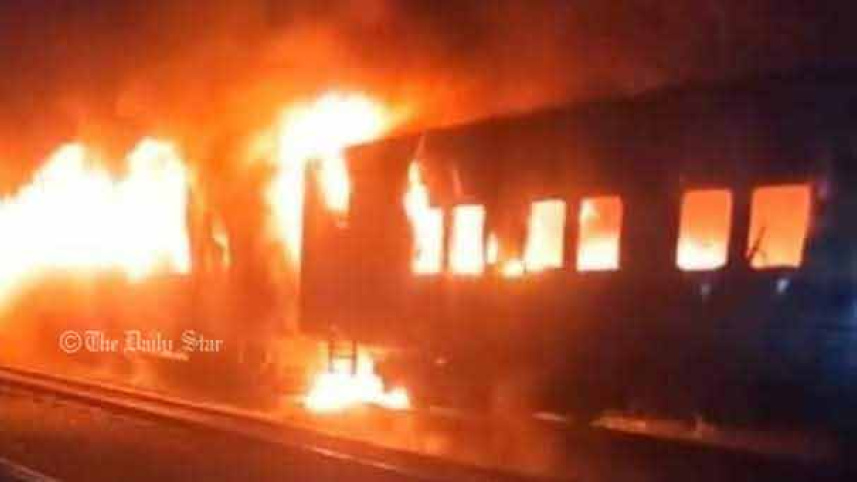 jamalpur-train-fire_ds.jpg