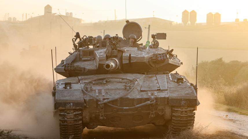 sraeli_tank_in_south_gaza_border.jpg