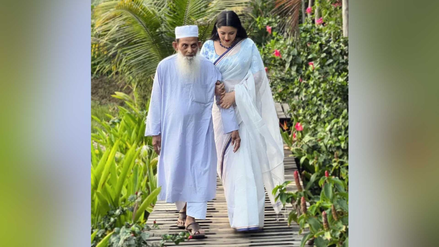 porimoni-with-her-grandfather_collected_ds