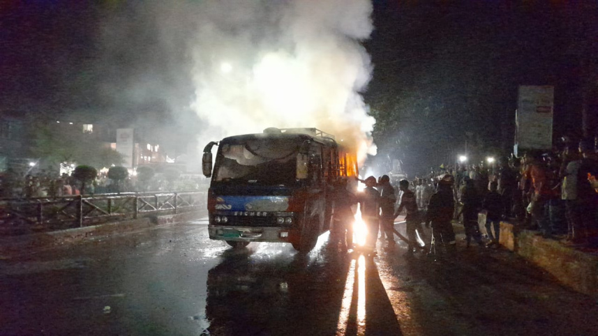 সিলেটে বাসে আগুন