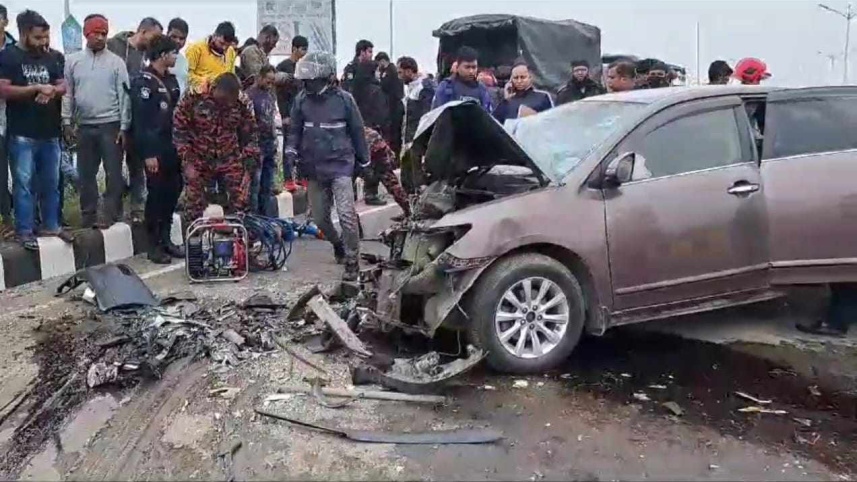 মুখোমুখি সংঘর্ষ.jpeg