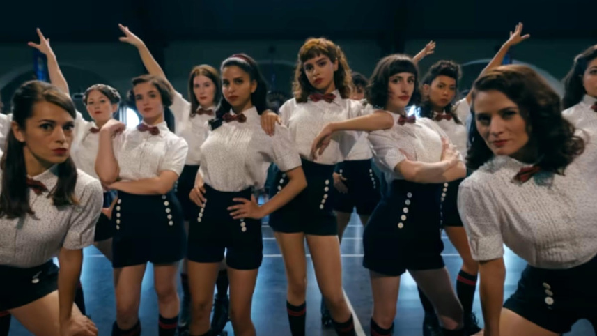 'ঢিশুম ঢিশুম' গানের দৃশ্য