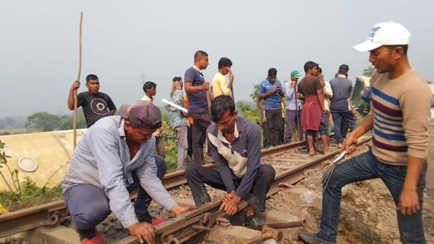 rail_line_repairing_work.jpg