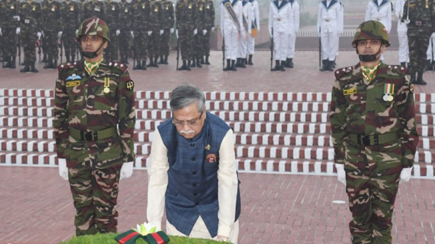president_pays_homage_on_victory_day.jpg