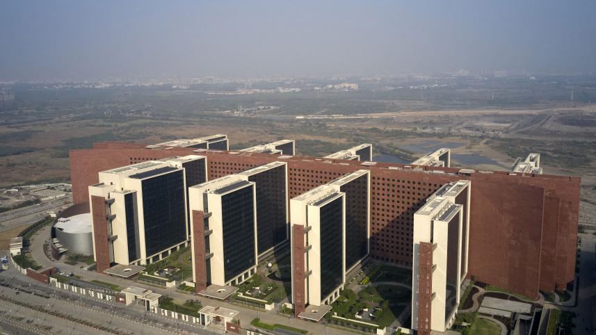 বিশ্বের সবচেয়ে বড় অফিস ভারতের সুরাট ডায়মন্ড বোর্স । ছবি: এসডিবির ওয়েবসাইট থেকে নেওয়া