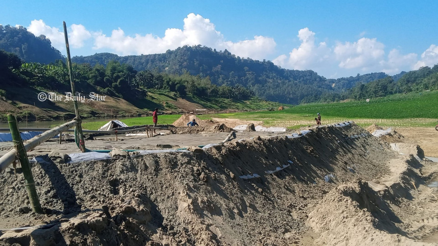 সাঙ্গু নদী থেকে বালু উত্তোলন