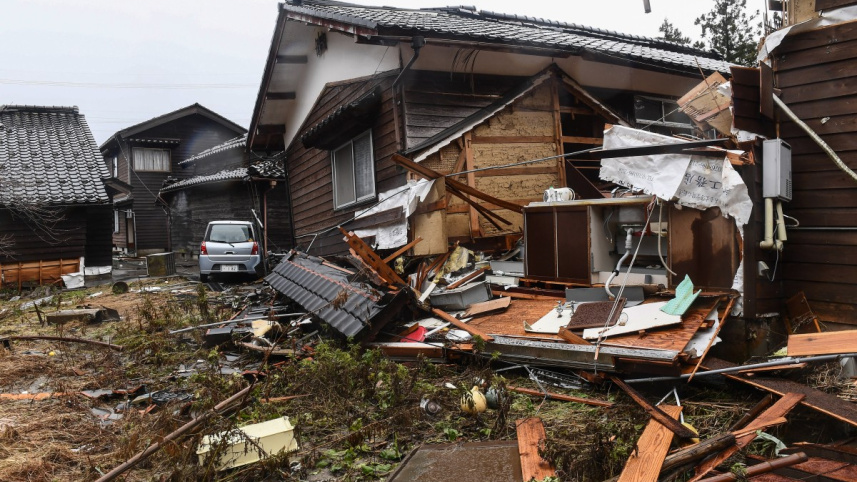 জাপানের সুজু শহরের মিসাকি এলাকায় ভূমিকম্পের ধ্বংসযজ্ঞ। ছবি: এএফপি