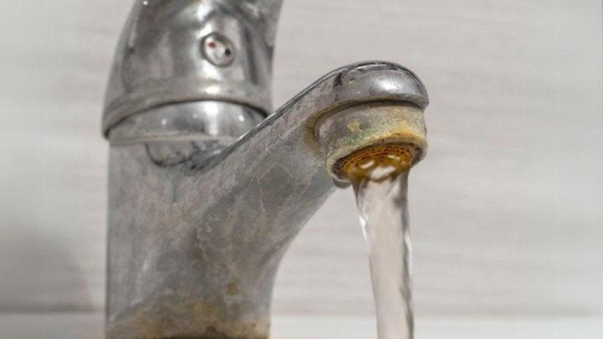 ট্যাপ থেকে পানির কঠিন দাগ ওঠাবেন যেভাবে