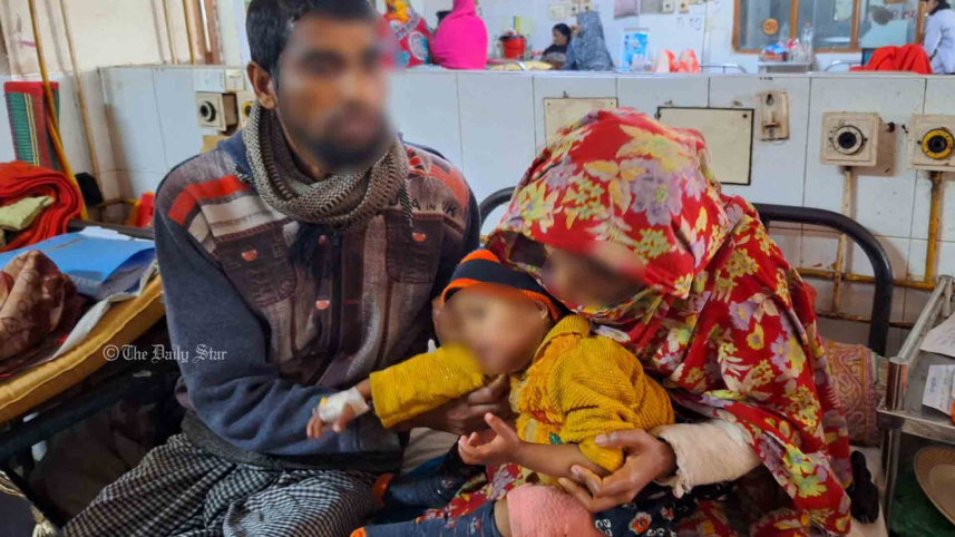 শেবাচিমের বার্ন ইউনিটে শয্যা সংকট, গুরুতর দগ্ধ রোগীদেরও ভর্তি হতে হচ্ছে জেনারেলে