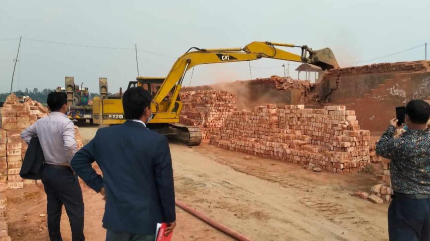 অবৈধ ইটভাটা