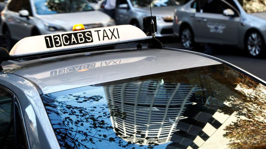 অস্ট্রেলীয় ট্যাক্সি ও উবার । ছবি: রয়টার্স