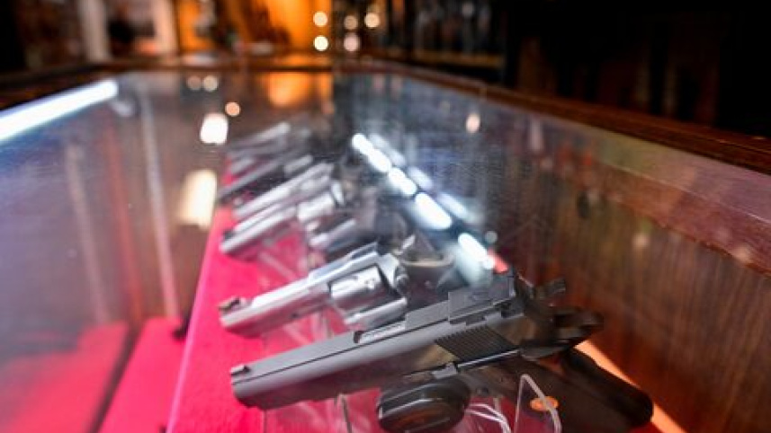 কানাডার একটি বন্দুকের দোকান। ফাইল ছবি: রয়টার্স