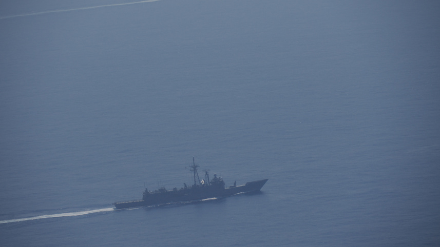 তাইওয়ানের চারপাশে সামরিক মহড়ায় অংশ নিচ্ছে চীনের যুদ্ধজাহাজ। ছবি: রয়টার্স