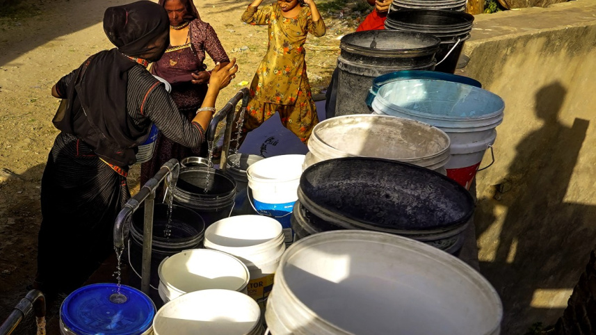 তাপদাহের পাশাপাশি পানি সঙ্কটেও ভুগছে দিল্লিবাসী। ছবি: এএফপি