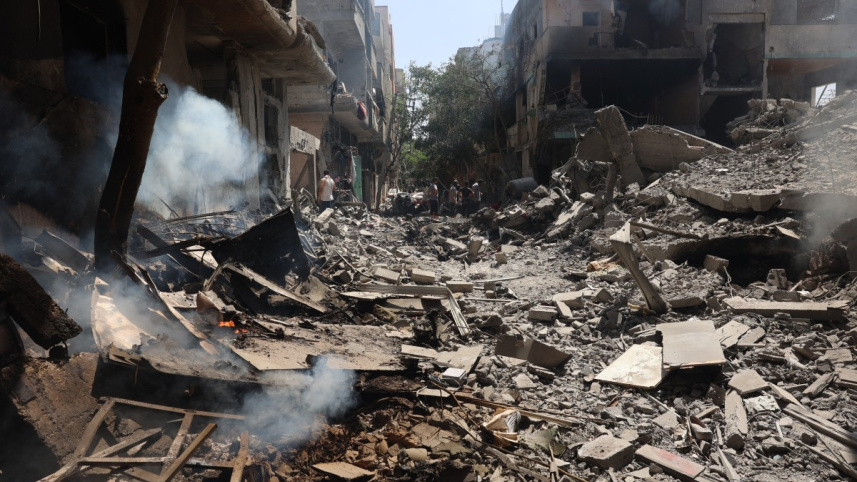 জিম্মি উদ্ধারে নুসেইরাত শিবিরে অভিযান চালায় ইসরায়েল। ছবি: এএফপি