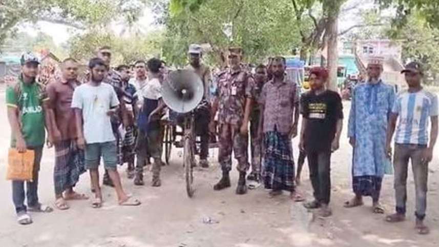 বিএসএফের ‘গুলি চালানোর’ আশঙ্কায় সীমান্ত এলাকায় না যেতে বিজিবির মাইকিং