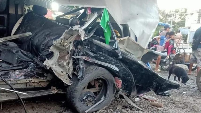 road accident toyota hilux