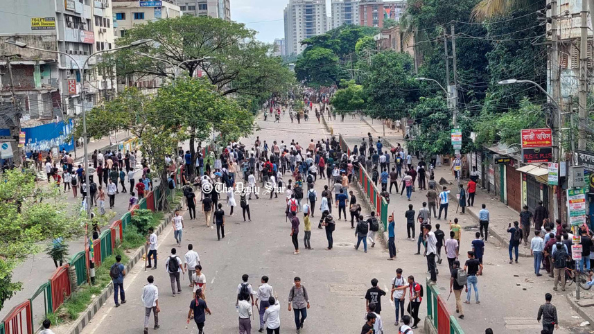 সায়েন্সল্যাবে কোটা সংস্কারের দাবিতে আন্দোলনকারী শিক্ষার্থীদের ওপর হামলা